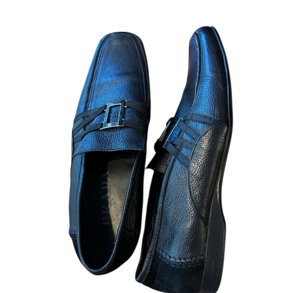 Prada women Black Leather Loafers size 41 in perfect condition